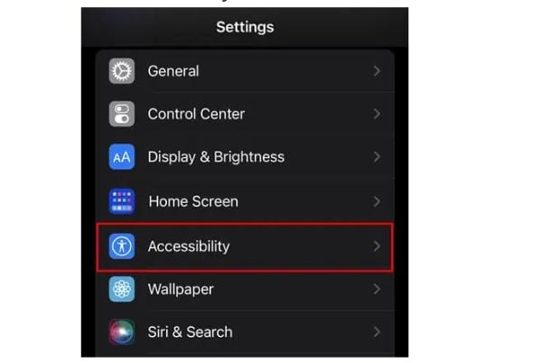 Come bloccare lo schermo su iPhone per bambini -Vai in fondo alla sezione Accessibilità 