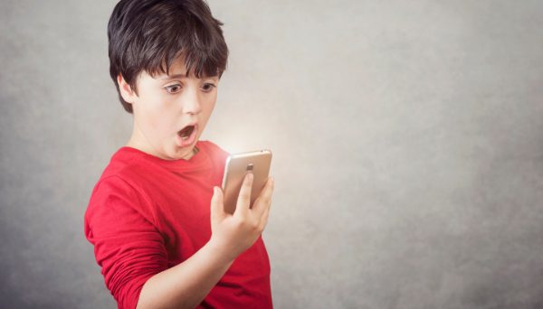 The top 10 iPhone applications to keep kids safe