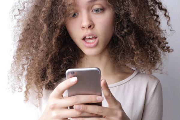 thanh thiếu niên thích sử dụng ứng dụng trò chuyện ngẫu nhiên