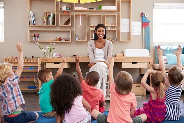 Kids learning about risks from strangers