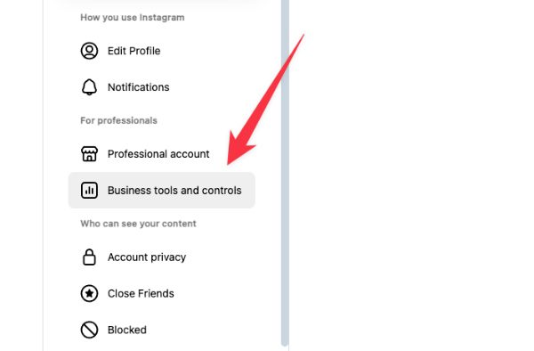 Haga clic en Herramientas y controles de negocios en Instagram