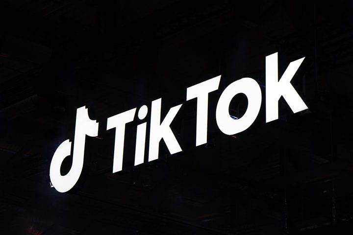 Halálos, illegális, veszélyes tiktok trendek, akiknek a szülőknek tudniuk kell (2025)