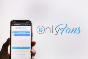 Mi az OnlyFans: Hogyan működik és amit a szülőknek tudniuk kell