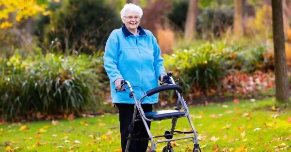 walkers-for-seniors-02 Standard walkers
