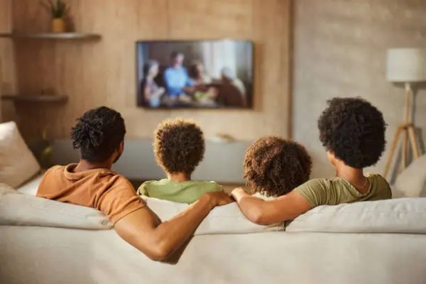 menonton-TV-01 menonton acara TV