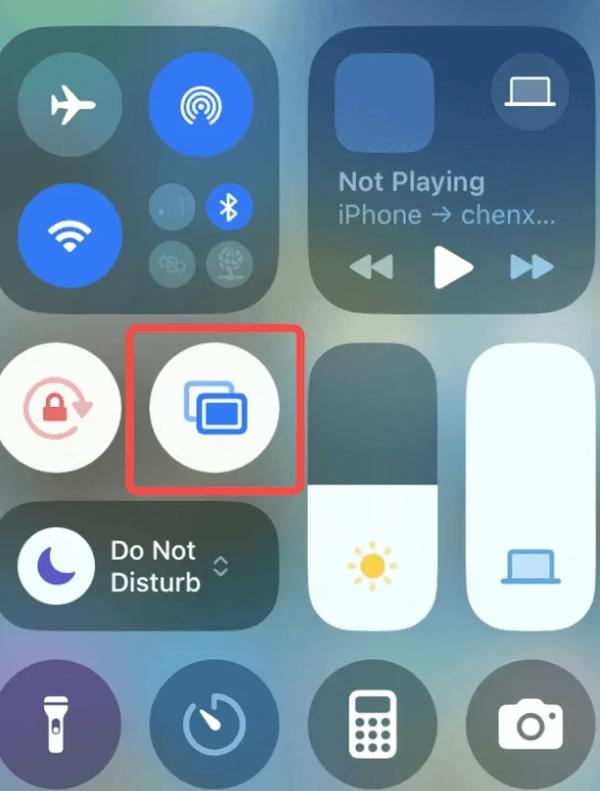 seleziona-il-duplicamento-dello-schermo-nel-Centro-di-controllo-dell'iPhone seleziona Duplicazione Dello Schermo su iPhone Control Center